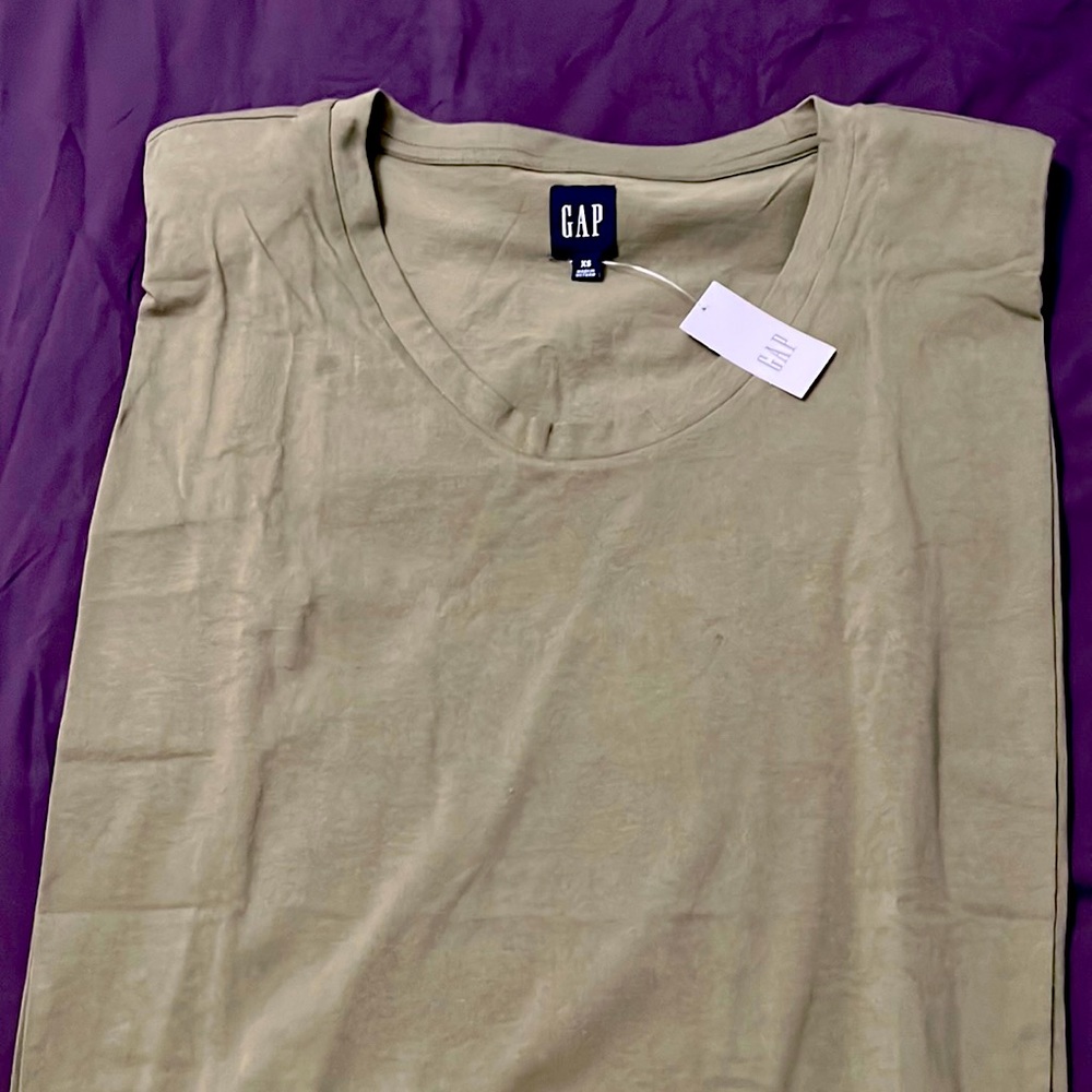 NEW!! Gap Muscle Sleeveless T-Shirt